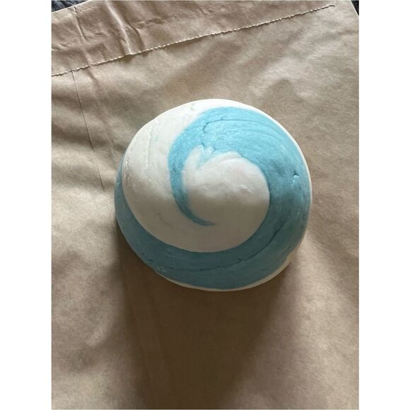 Lush Other - Lush Blue Skies and Fluffy Clouds Bubble Bar DISCONTINUED